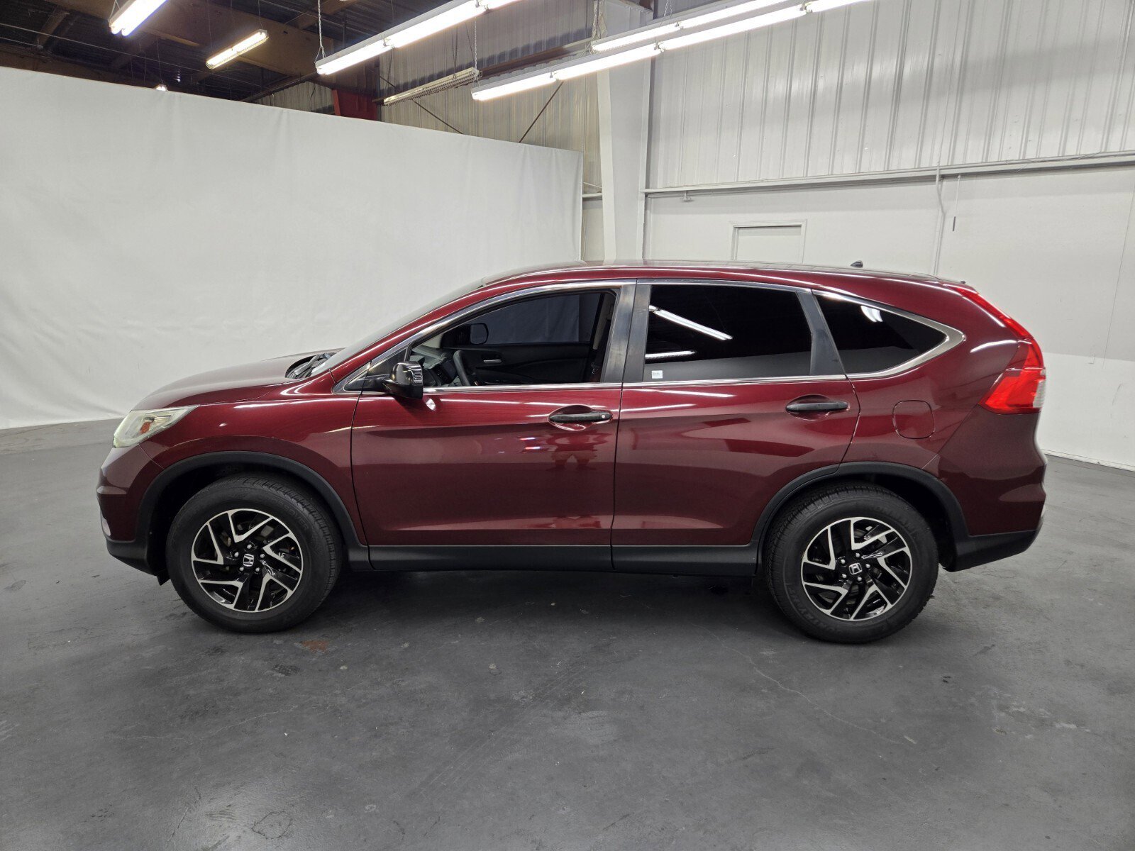 Used 2016 Honda CR-V SE image 2