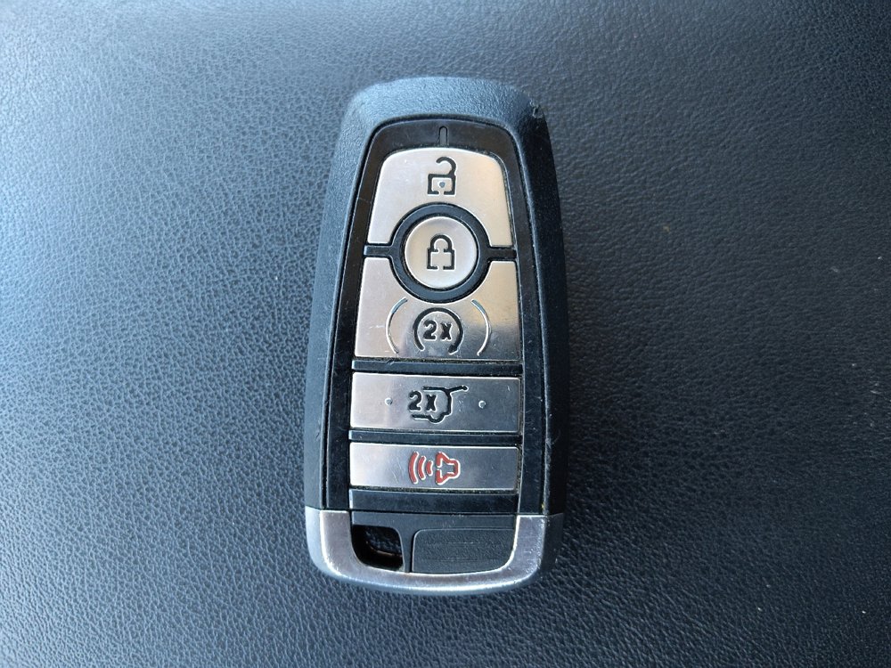 Used 2022 Ford Edge Titanium AWD/4WD image 32