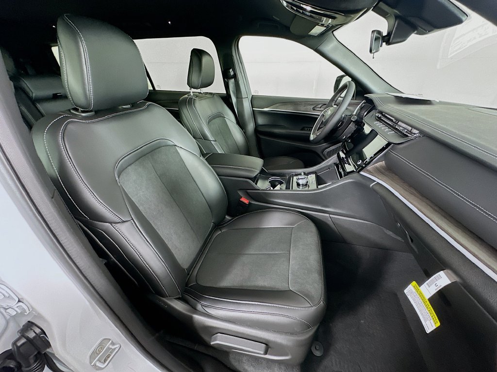 New 2026 Jeep Grand Cherokee L 4WD image 35