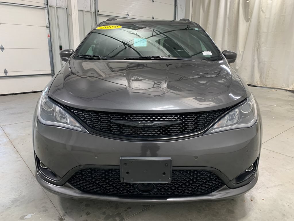 Used 2019 Chrysler Pacifica Touring-L Plus w/ Advanced Safetytec Group FWD image 15