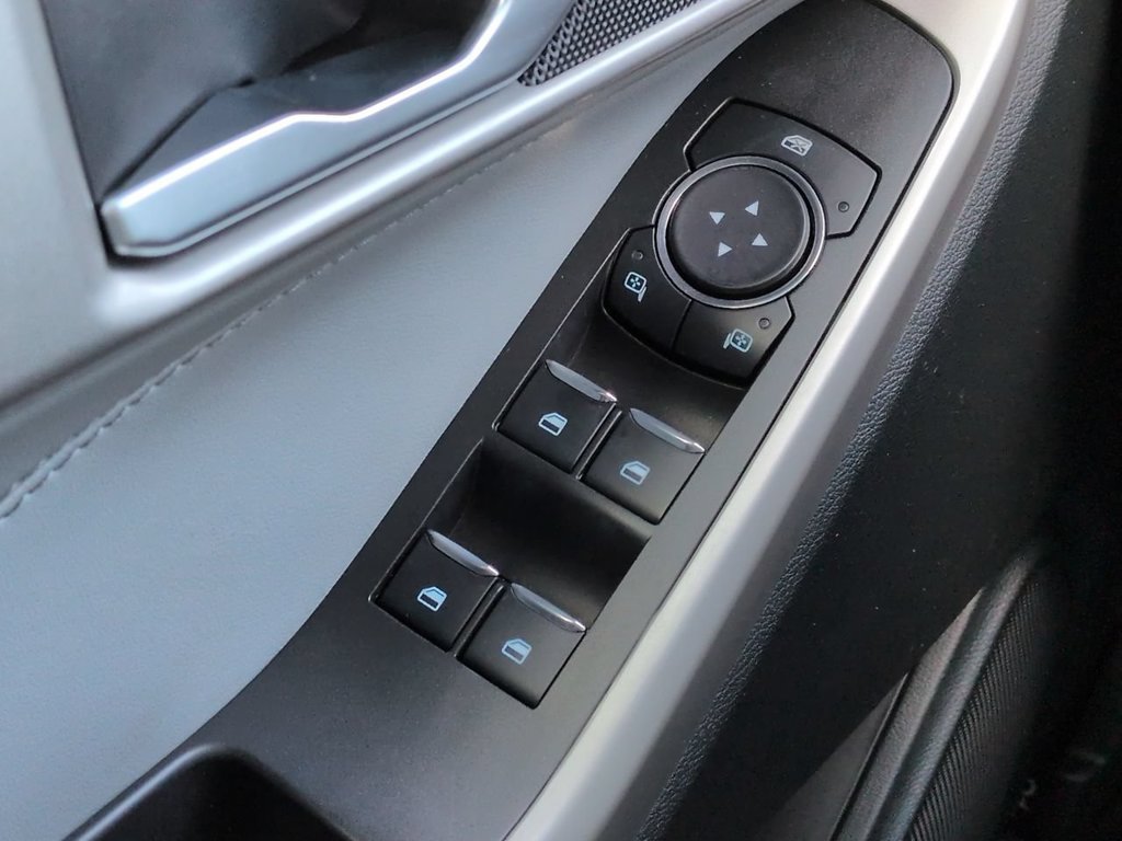 Used 2023 Ford Explorer XLT w/ Equipment Group 202A RWD image 24