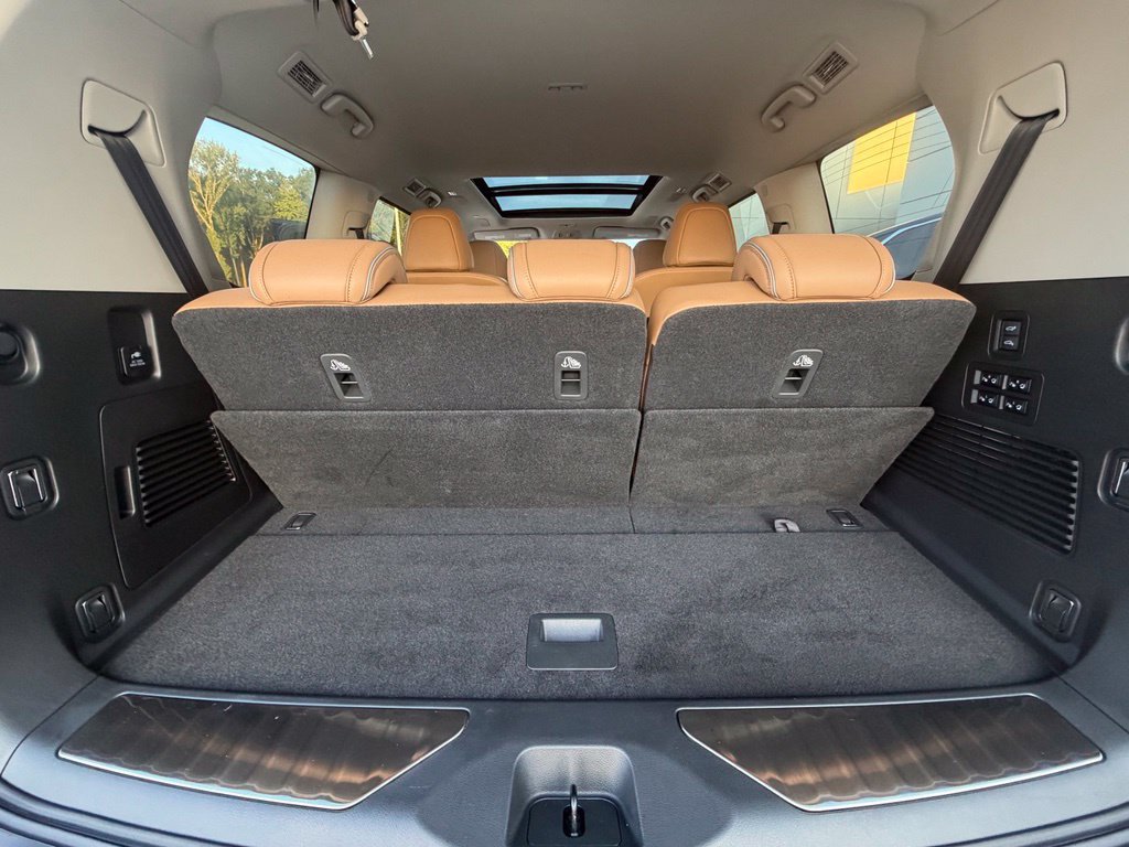 Used 2025 INFINITI QX80 Sensory AWD/4WD image 43