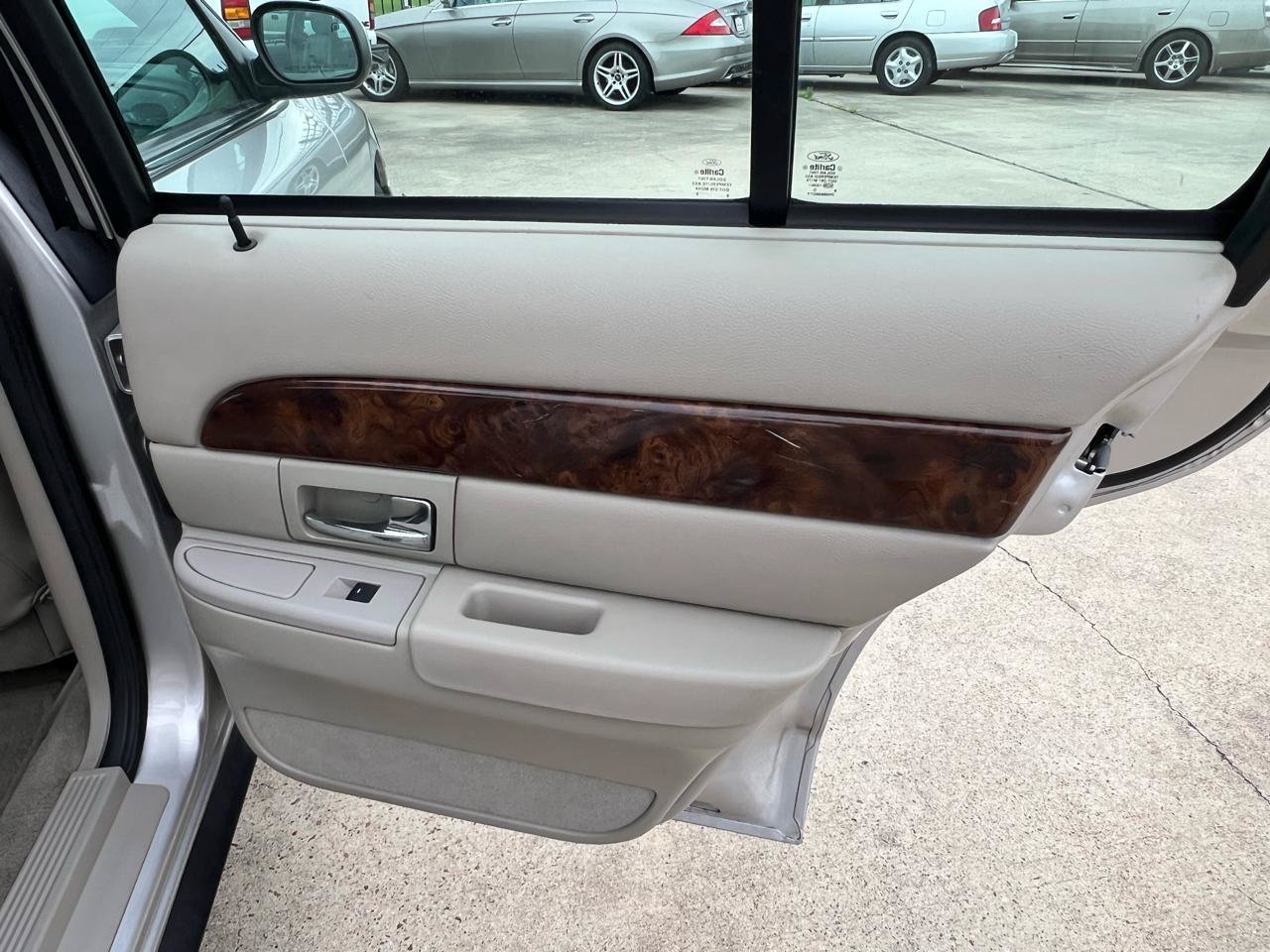 Used 2009 Mercury Grand Marquis LS RWD image 32