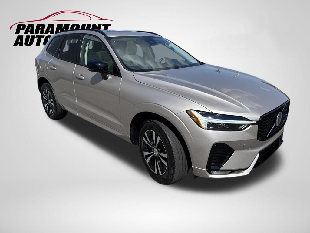 Used 2024 Volvo XC60 B5 Core AWD/4WD image 3