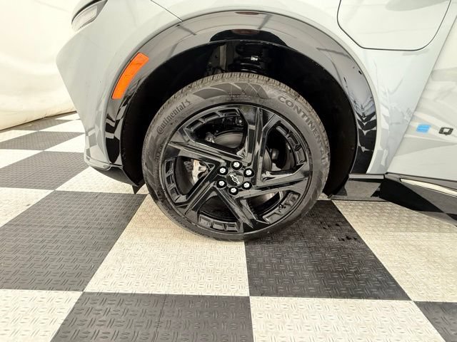 New 2026 Chevrolet Equinox EV RS FWD image 11