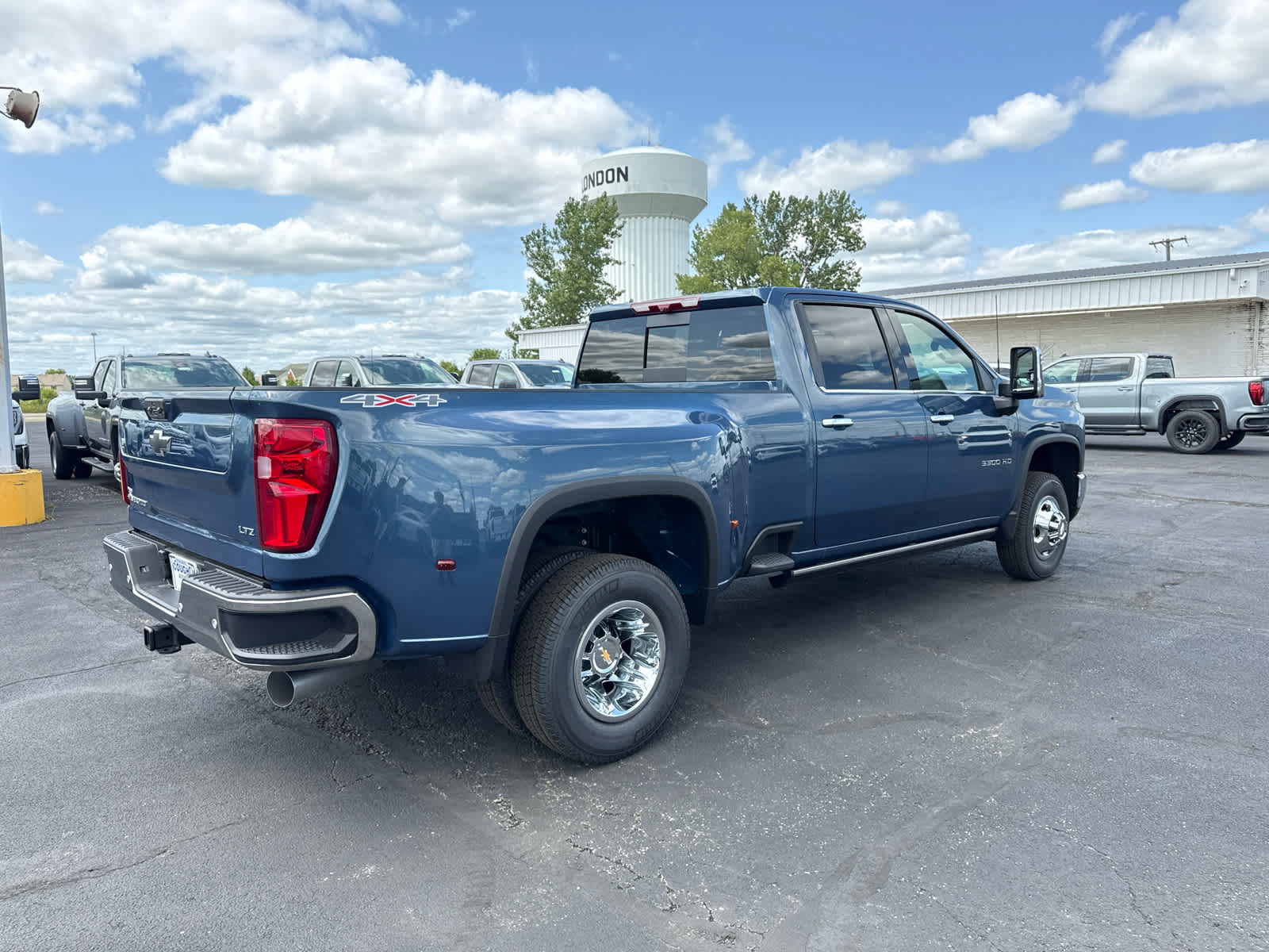 New 2026 Chevrolet Silverado 3500 LTZ w/ LTZ Plus Package AWD/4WD image 5
