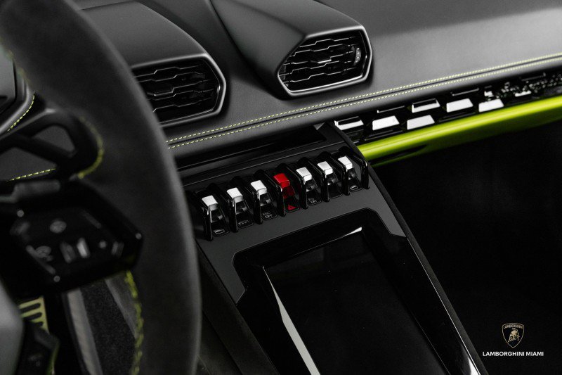 Used 2024 Lamborghini Huracan Sterrato image 36