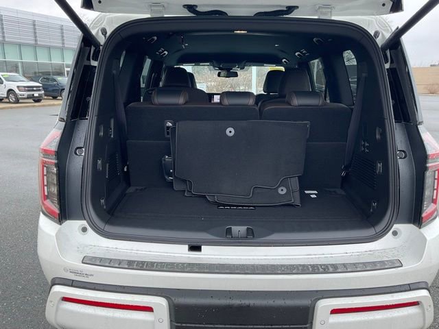New 2026 Nissan Armada SL w/ Captain's Chari Seat Package AWD/4WD image 8
