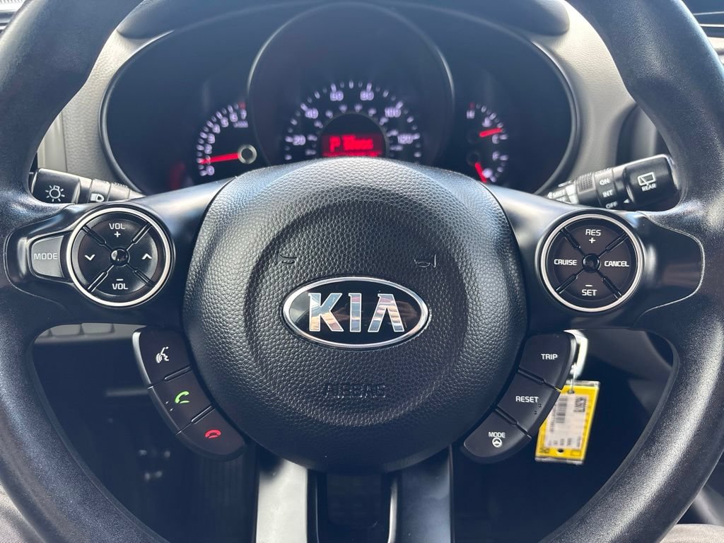 Used 2015 Kia Soul + FWD image 23