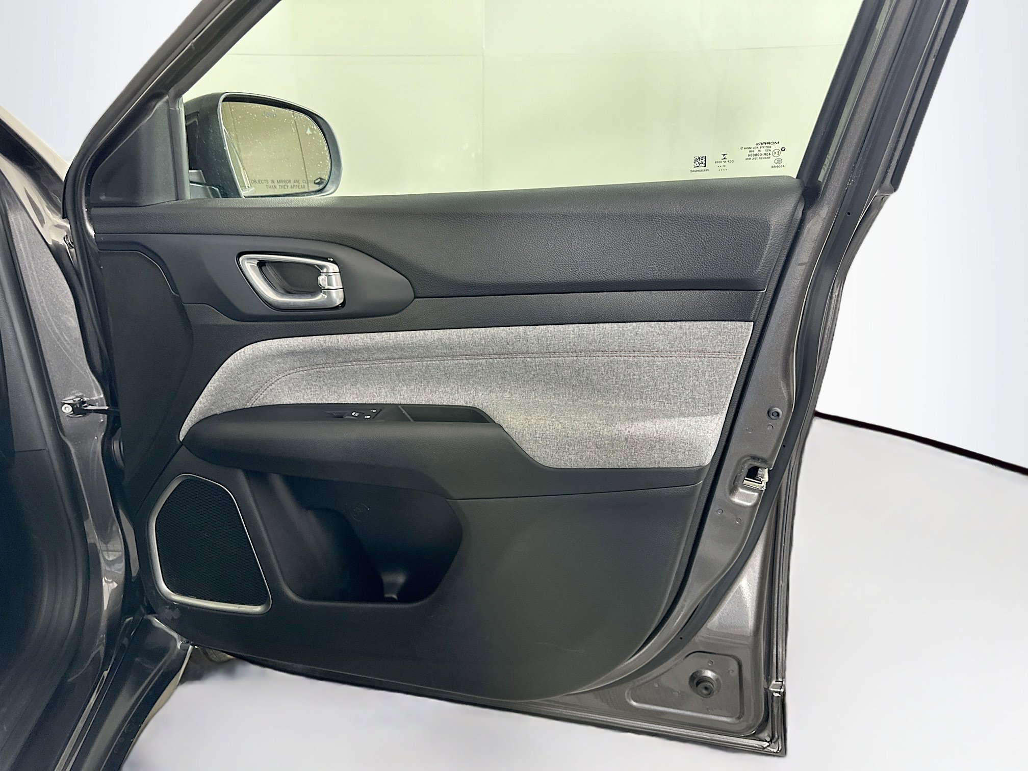 Used 2022 Jeep Compass Latitude image 30