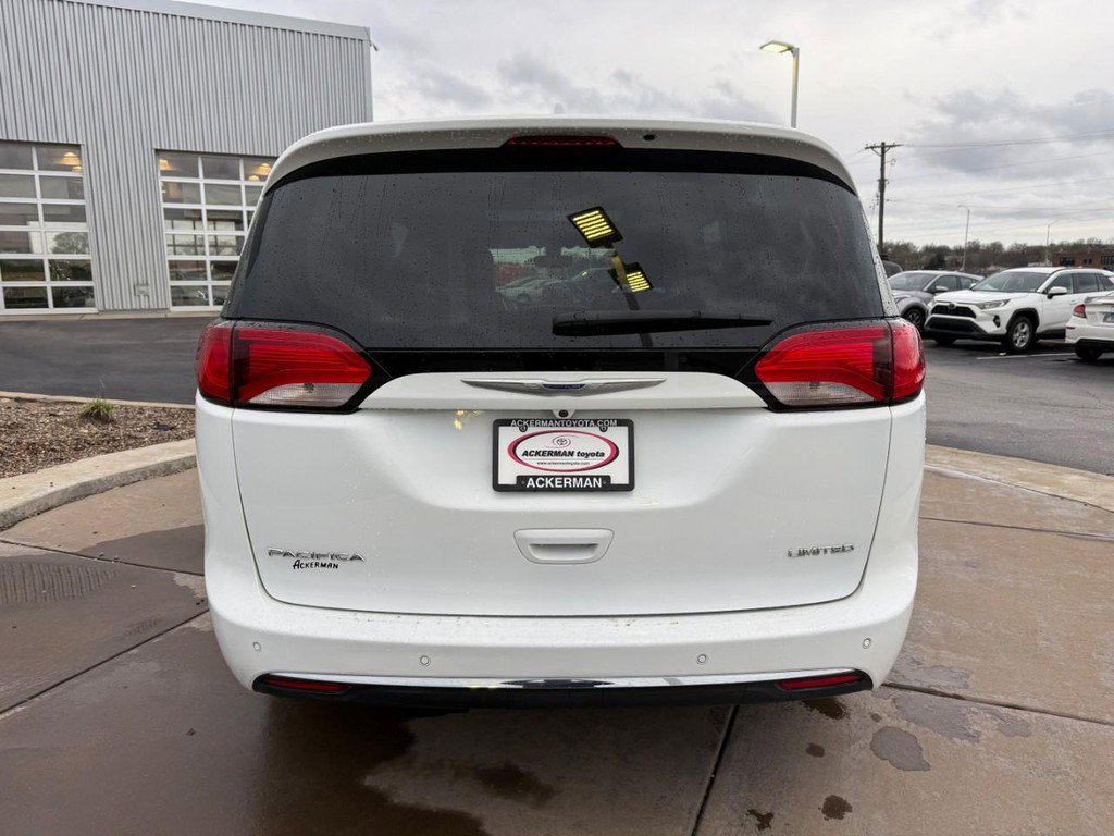 Used 2020 Chrysler Pacifica Limited image 6