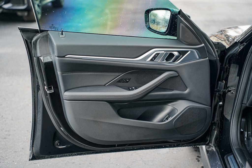 Used 2023 BMW i4 eDrive35 w/ Premium Package image 9