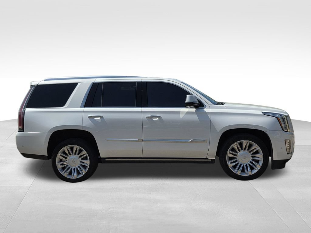 Used 2018 Cadillac Escalade Platinum AWD/4WD image 5