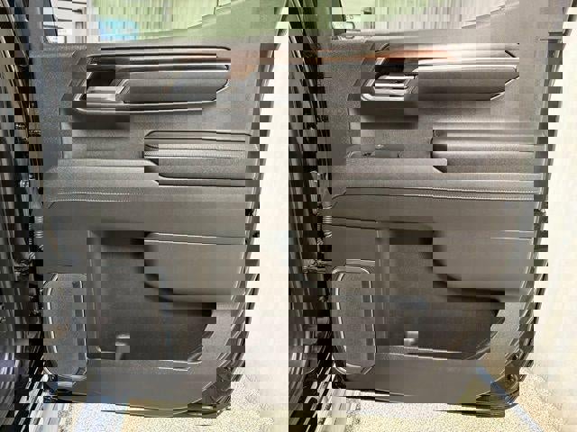 Used 2023 GMC Sierra 1500 SLT w/ SLT Premium Package image 27