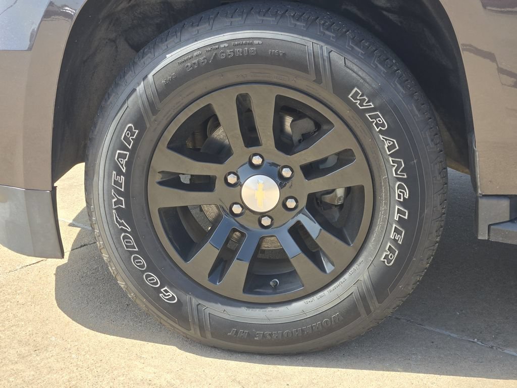 Used 2018 Chevrolet Suburban LT RWD image 27