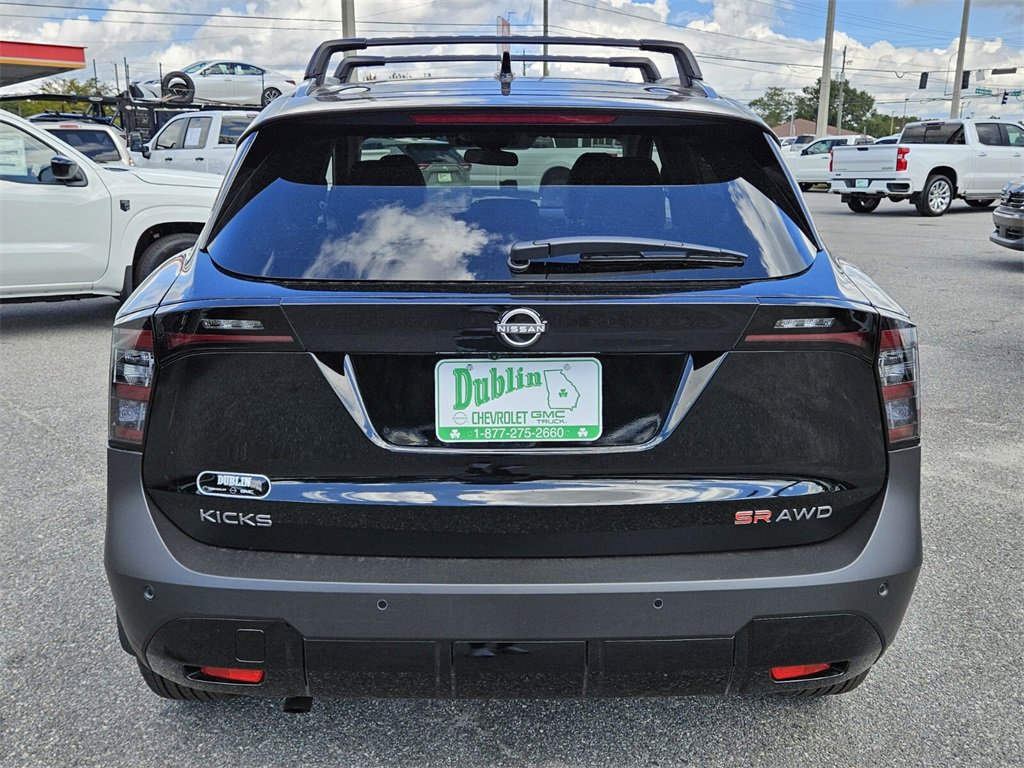 New 2026 Nissan Kicks SR w/ Cold Weather Package image 9