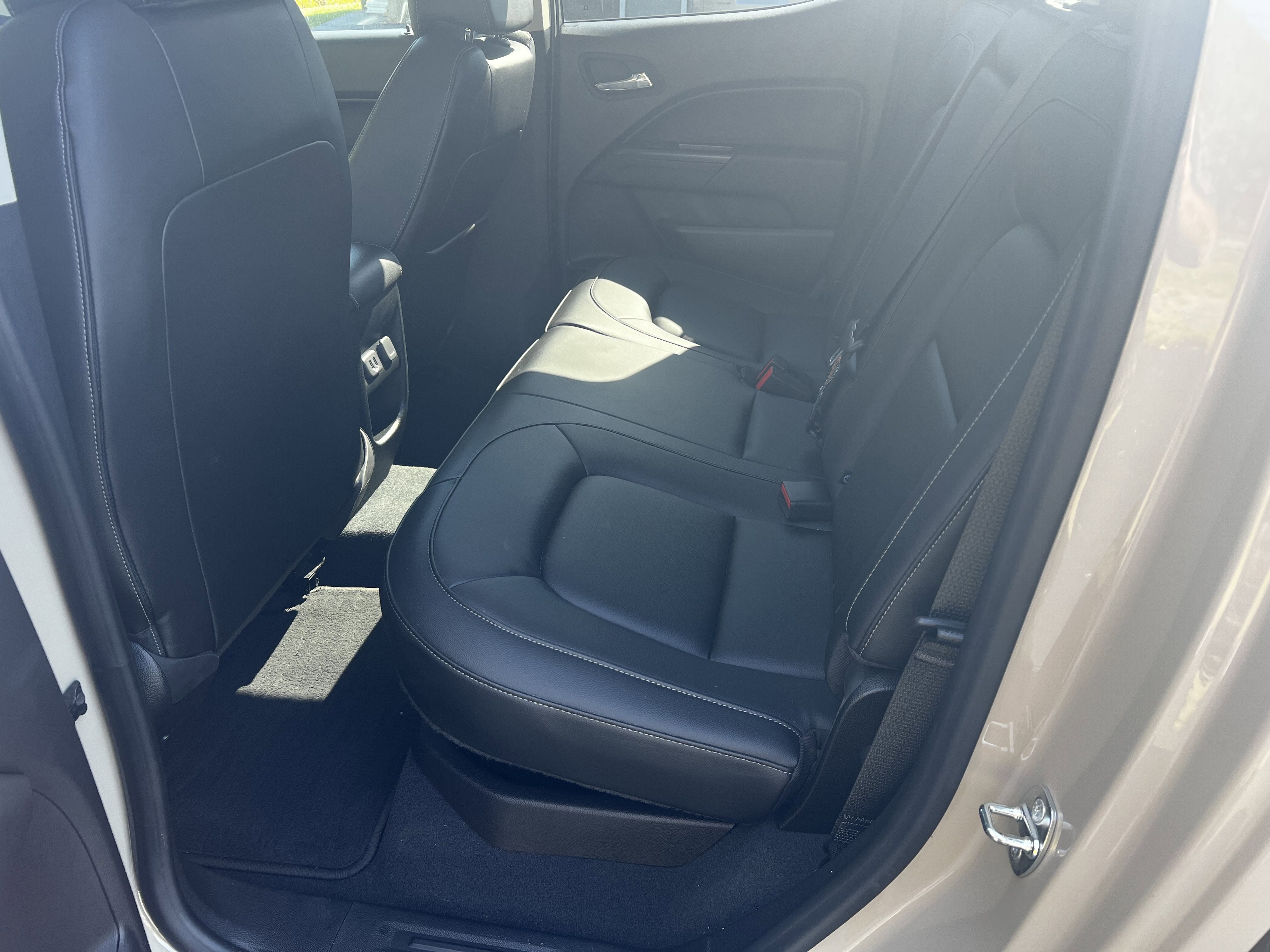 Used 2021 Chevrolet Colorado ZR2 w/ ZR2 Dusk Special Edition image 11