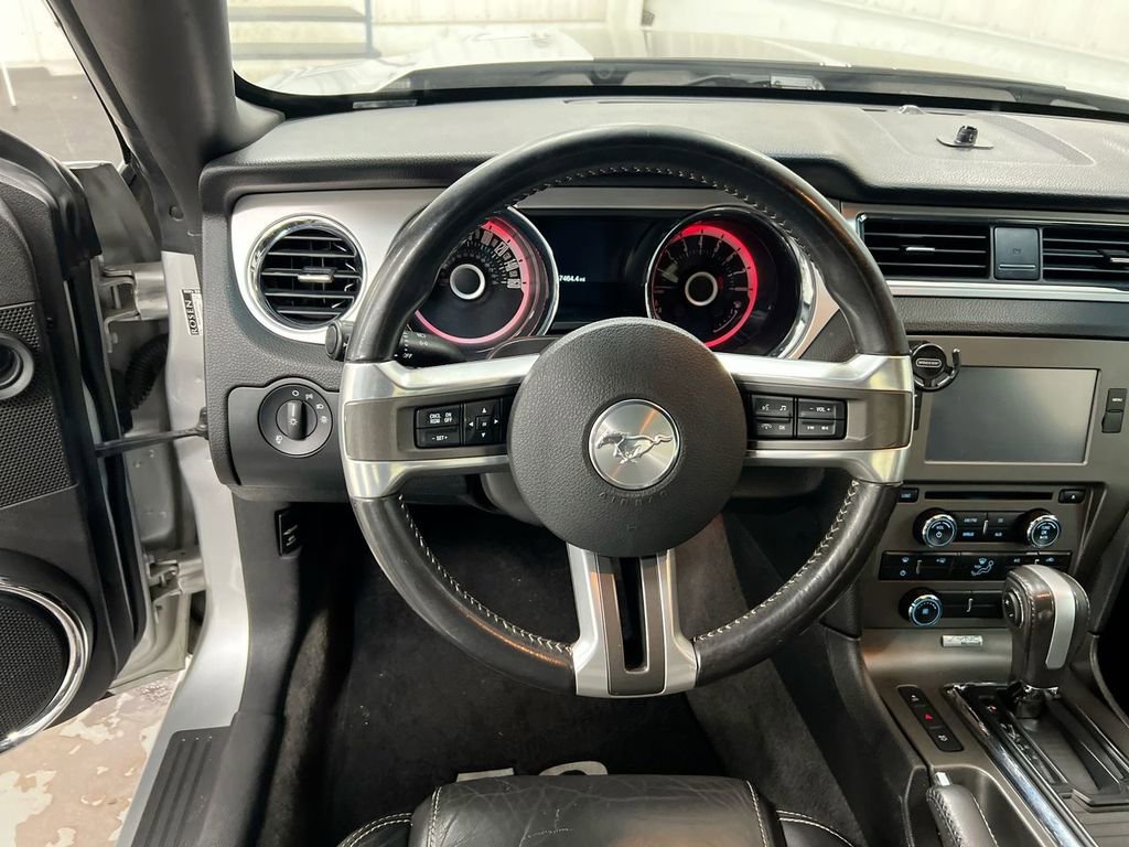 Used 2013 Ford Mustang GT Premium image 11