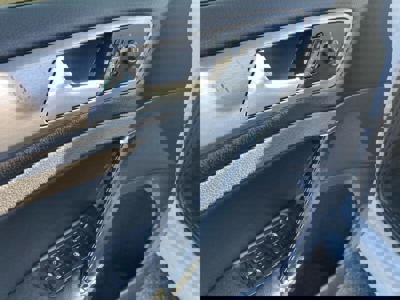 Used 2017 Volkswagen Golf Wolfsburg Edition image 29