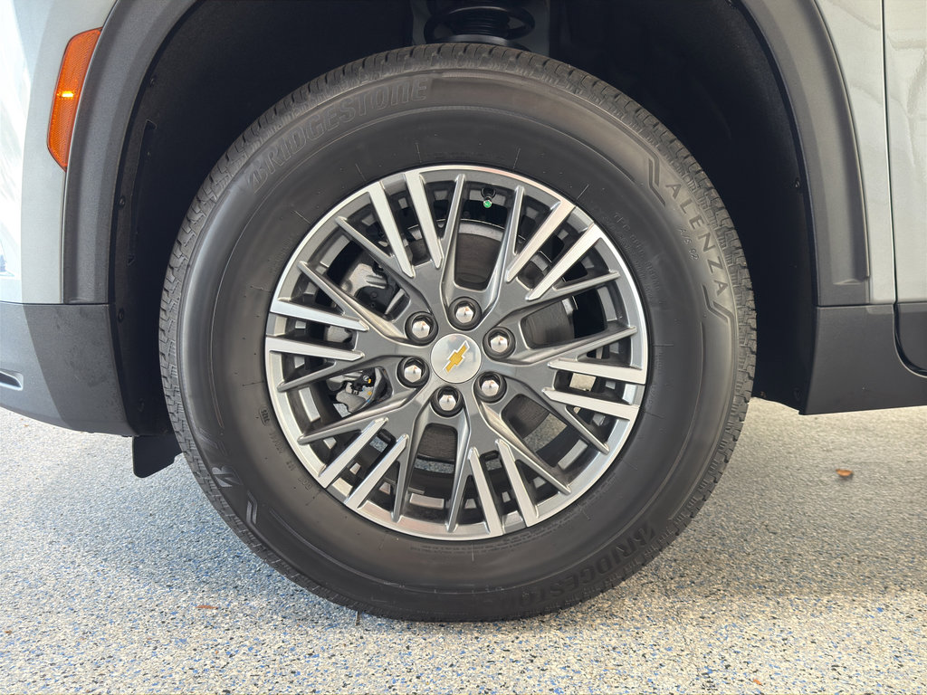 New 2026 Chevrolet Traverse LT w/ LPO, Floor Liner Package image 32