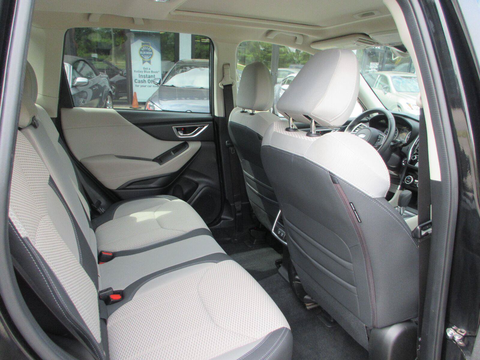 Used 2020 Subaru Forester Premium AWD/4WD image 18