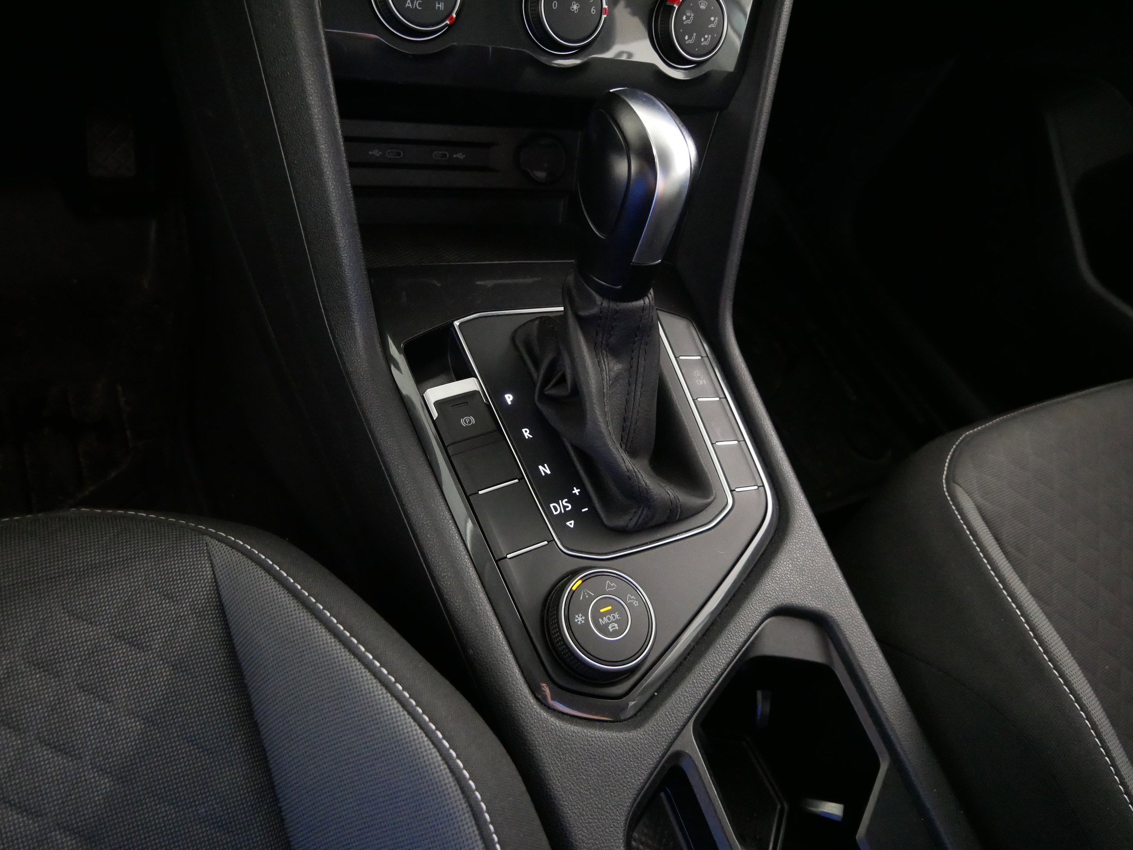 Used 2021 Volkswagen Tiguan S image 24