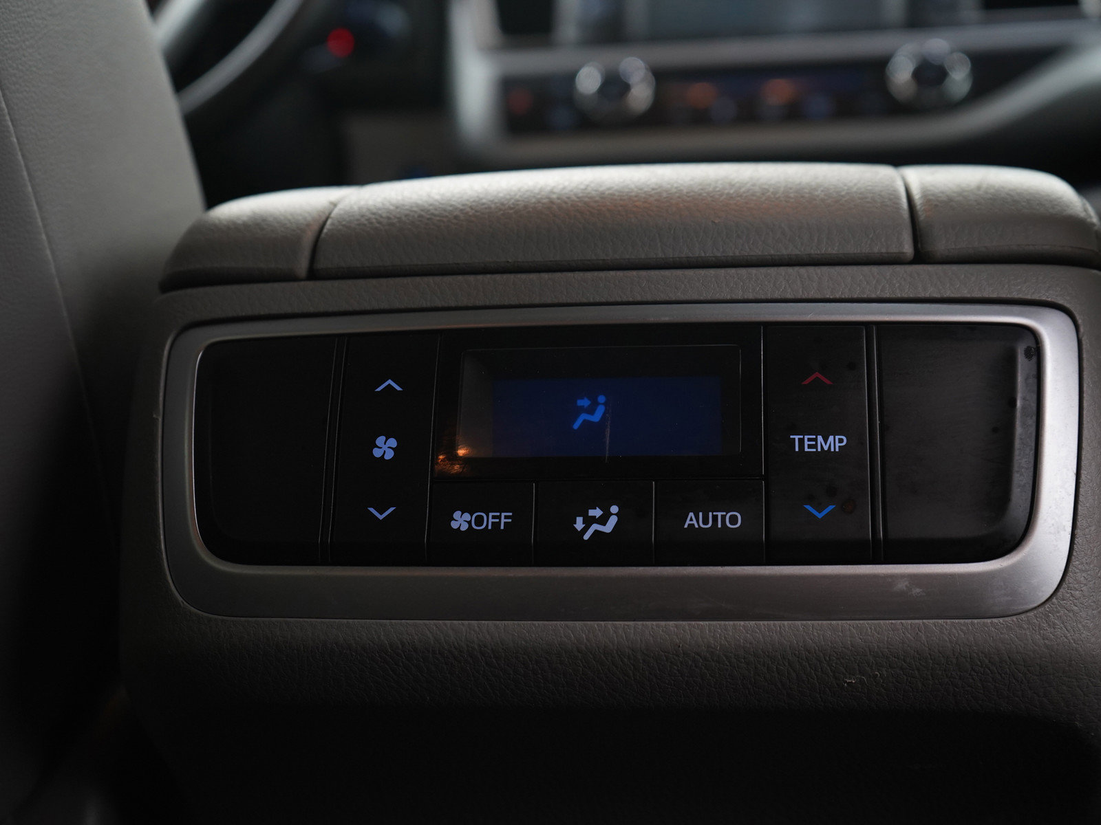 Used 2016 Toyota Highlander XLE AWD/4WD image 11