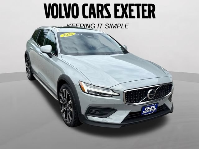 Certified 2025 Volvo V60 B5 Cross Country Ultra AWD/4WD image 1