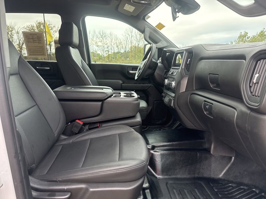 Used 2024 GMC Sierra 2500 Pro w/ Convenience Package image 30