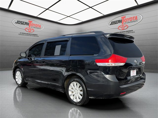 Used 2012 Toyota Sienna LE image 11