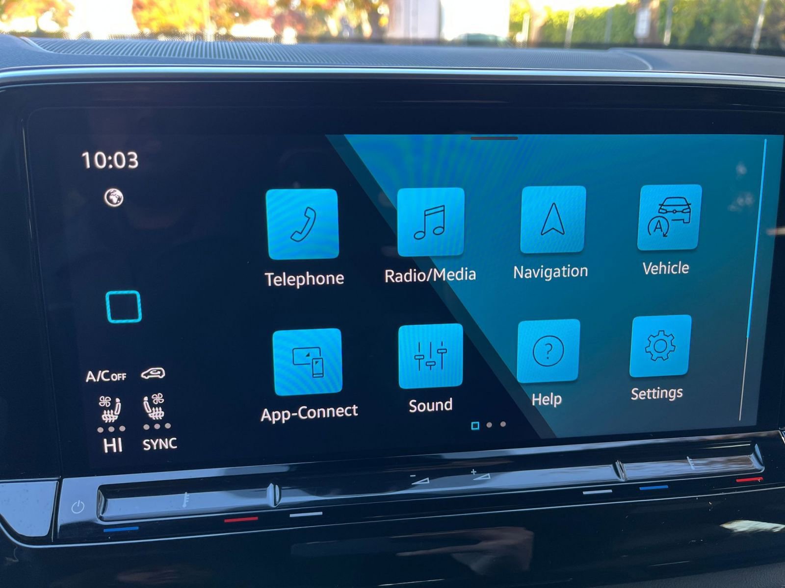 Used 2025 Volkswagen Atlas Cross Sport SE image 22