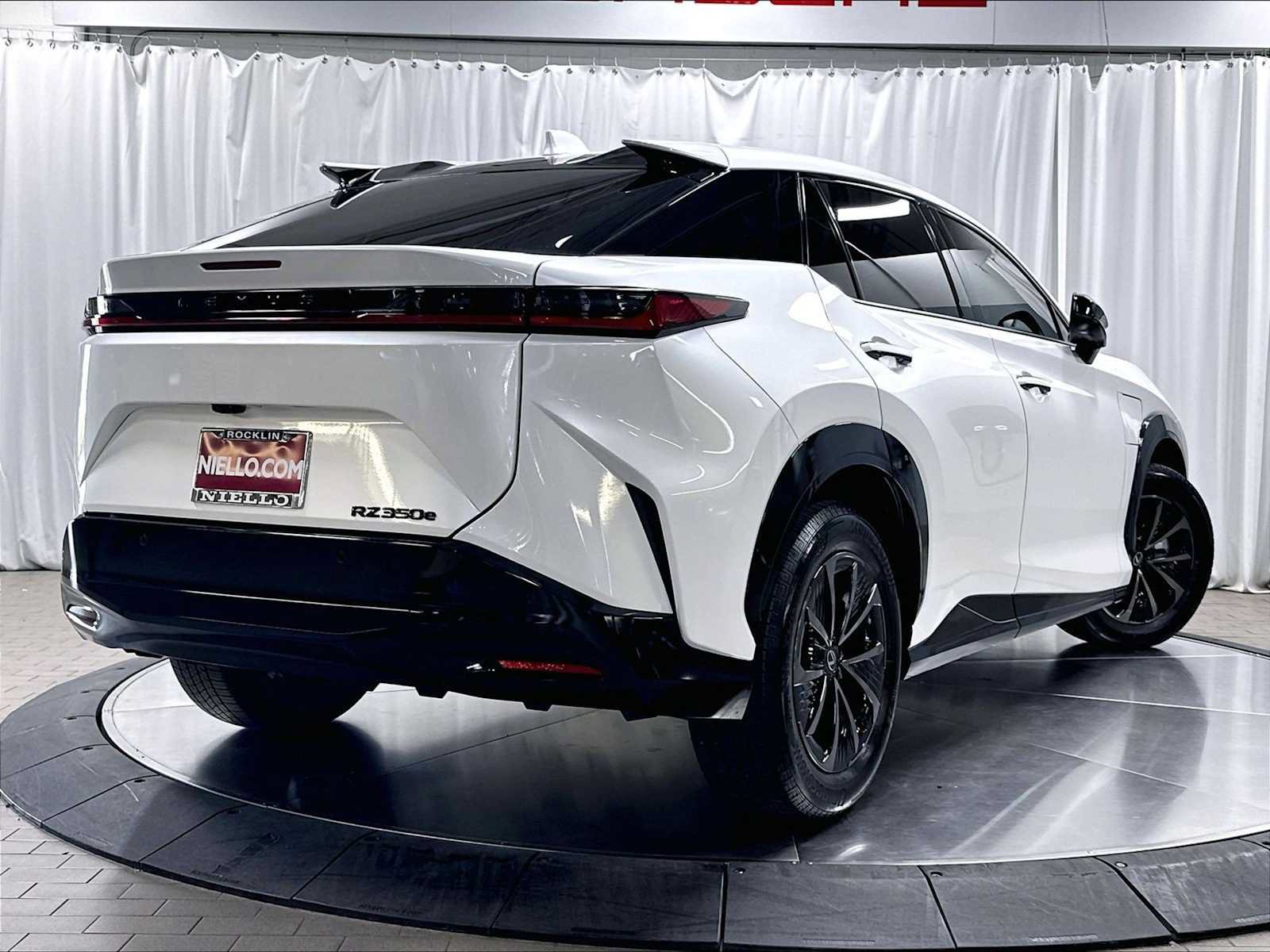 Used 2026 Lexus RZ 350e 2WD w/ Accessory Package (Z1) image 9