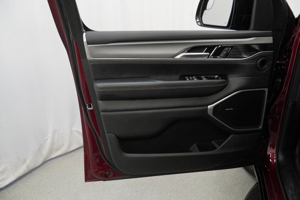 Certified 2024 Jeep Wagoneer Series II AWD/4WD image 38