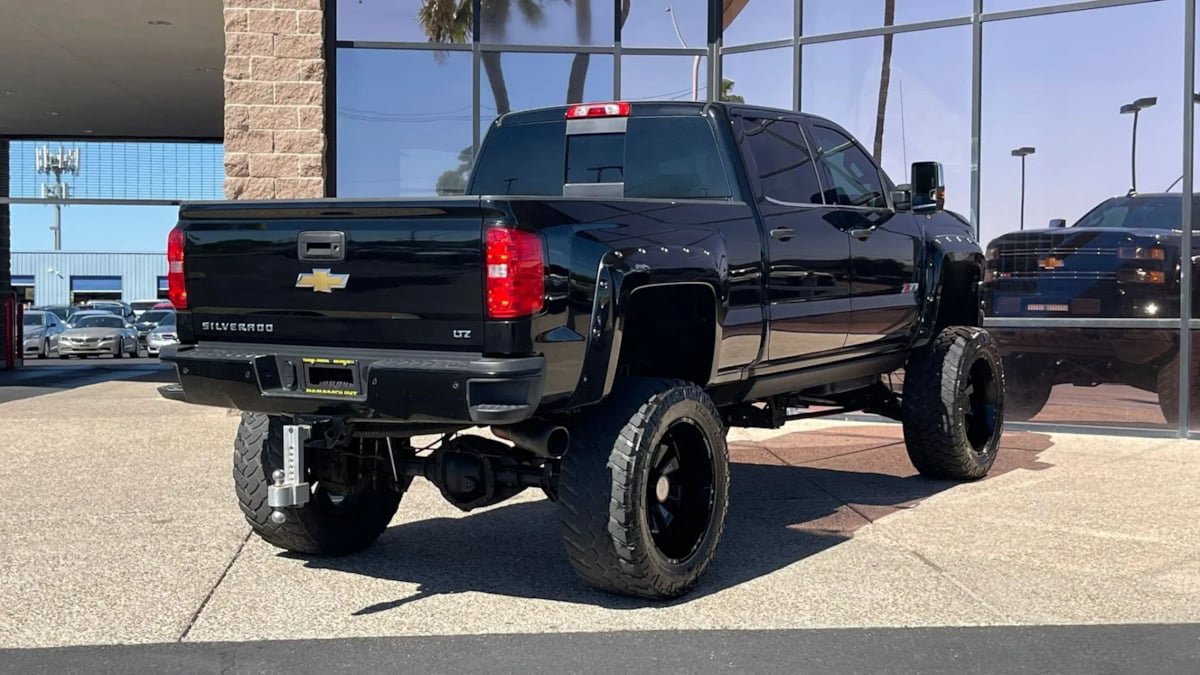 Used 2015 Chevrolet Silverado 2500 LTZ w/ Duramax Plus Package AWD/4WD image 16