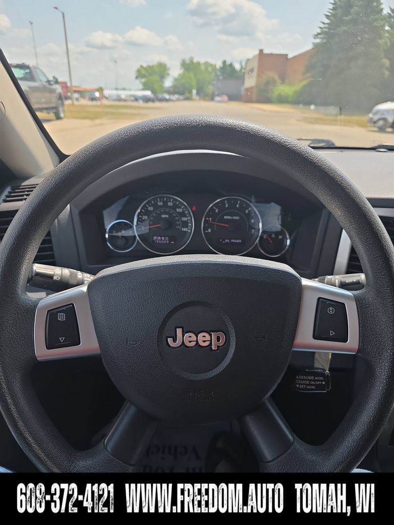 Used 2009 Jeep Grand Cherokee Laredo w/ Trailer Tow Group AWD/4WD image 13