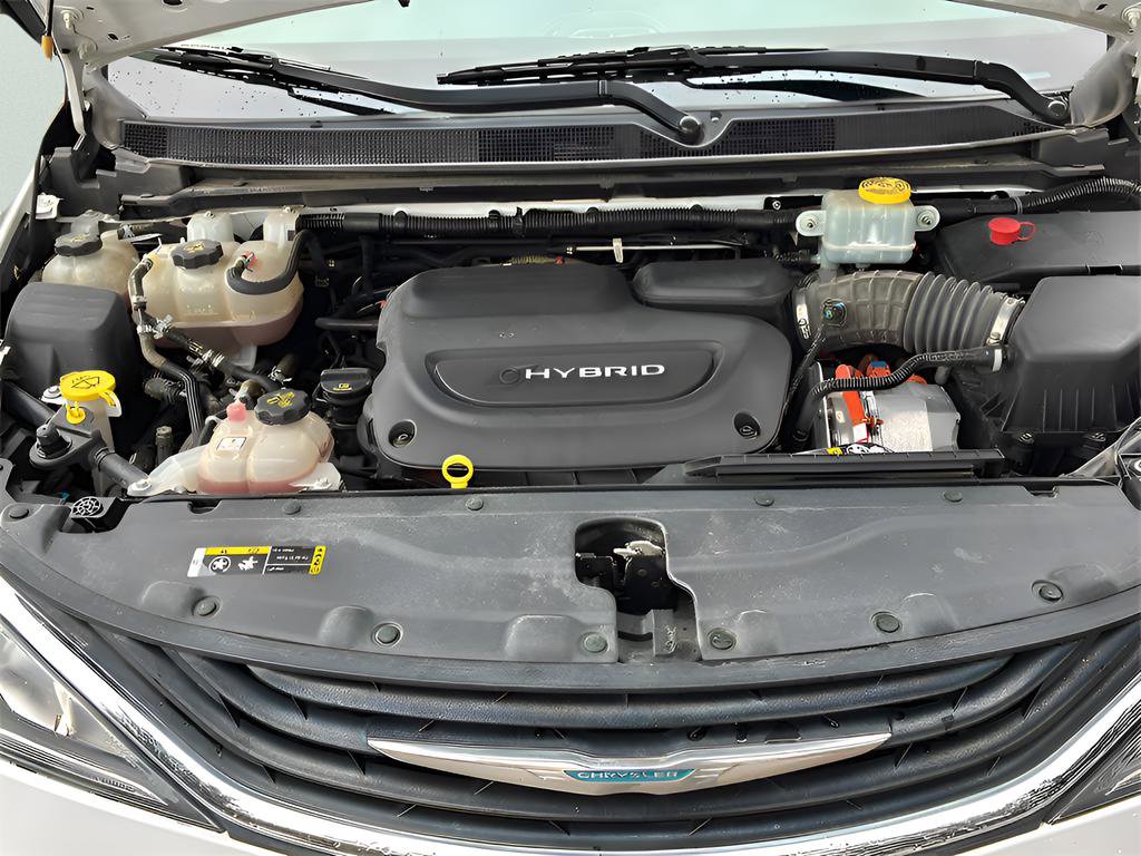 Used 2018 Chrysler Pacifica Touring-L image 21