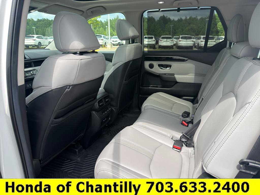 Certified 2025 Honda Pilot Touring image 27