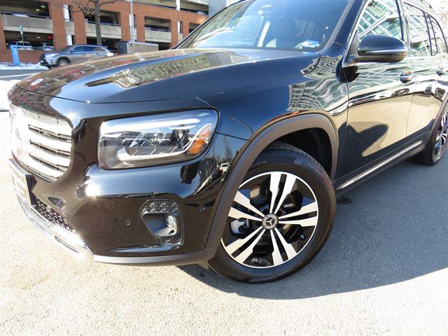 Used 2025 Mercedes-Benz GLB 250 4MATIC image 23
