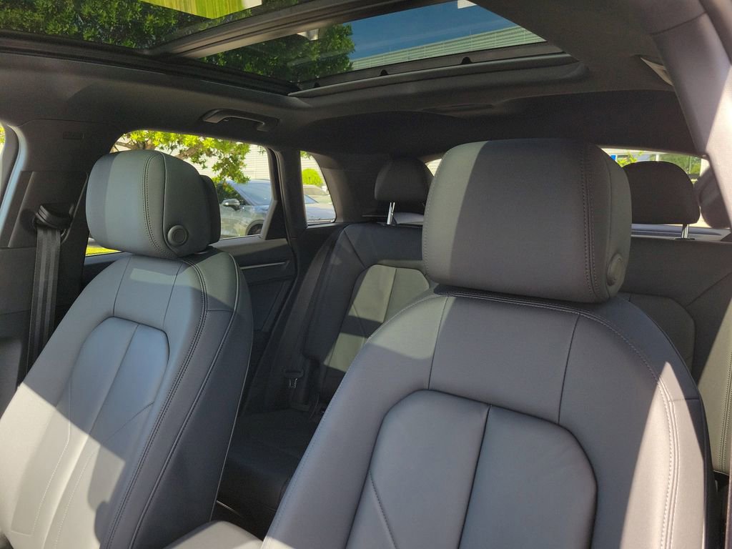 Certified 2025 Audi Q3 2.0T Premium w/ Convenience Package AWD/4WD image 16