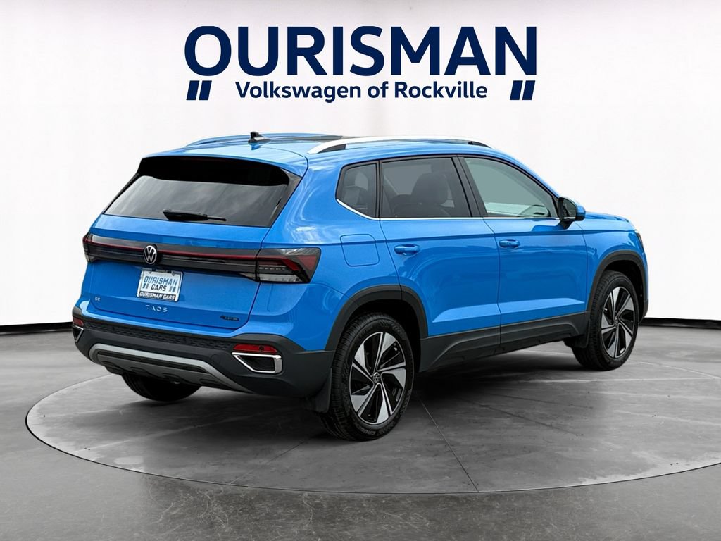 Used 2025 Volkswagen Taos SE w/ Panoramic Sunroof Package AWD/4WD image 6