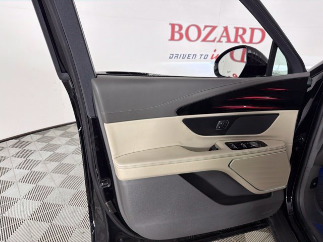 Certified 2025 Lincoln Nautilus Premier AWD/4WD image 28