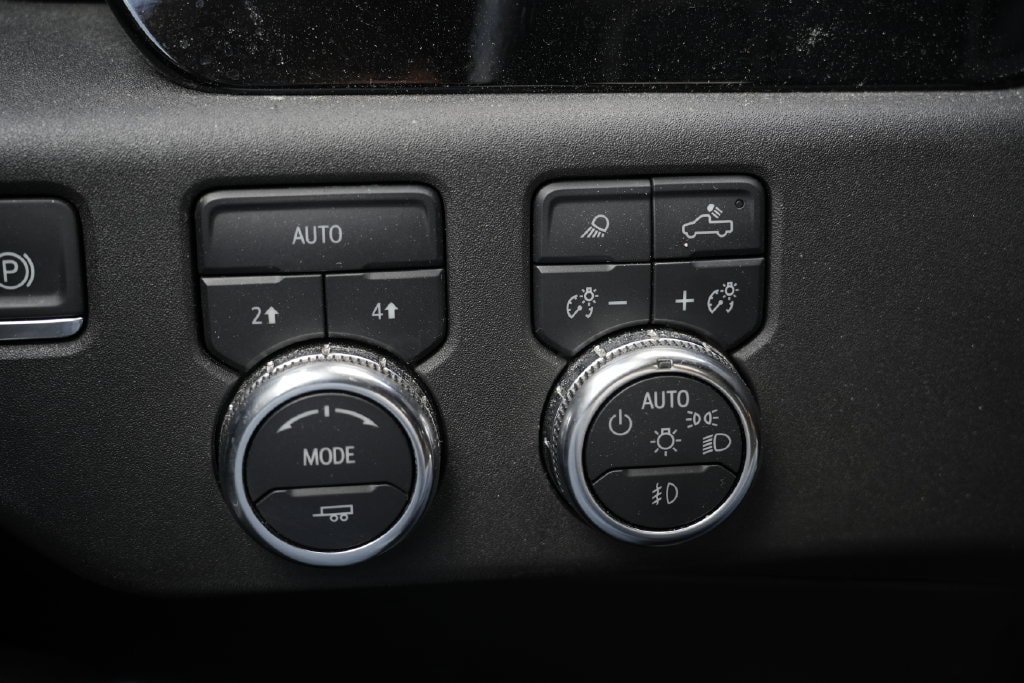 Used 2025 GMC Sierra 1500 SLT AWD/4WD image 50