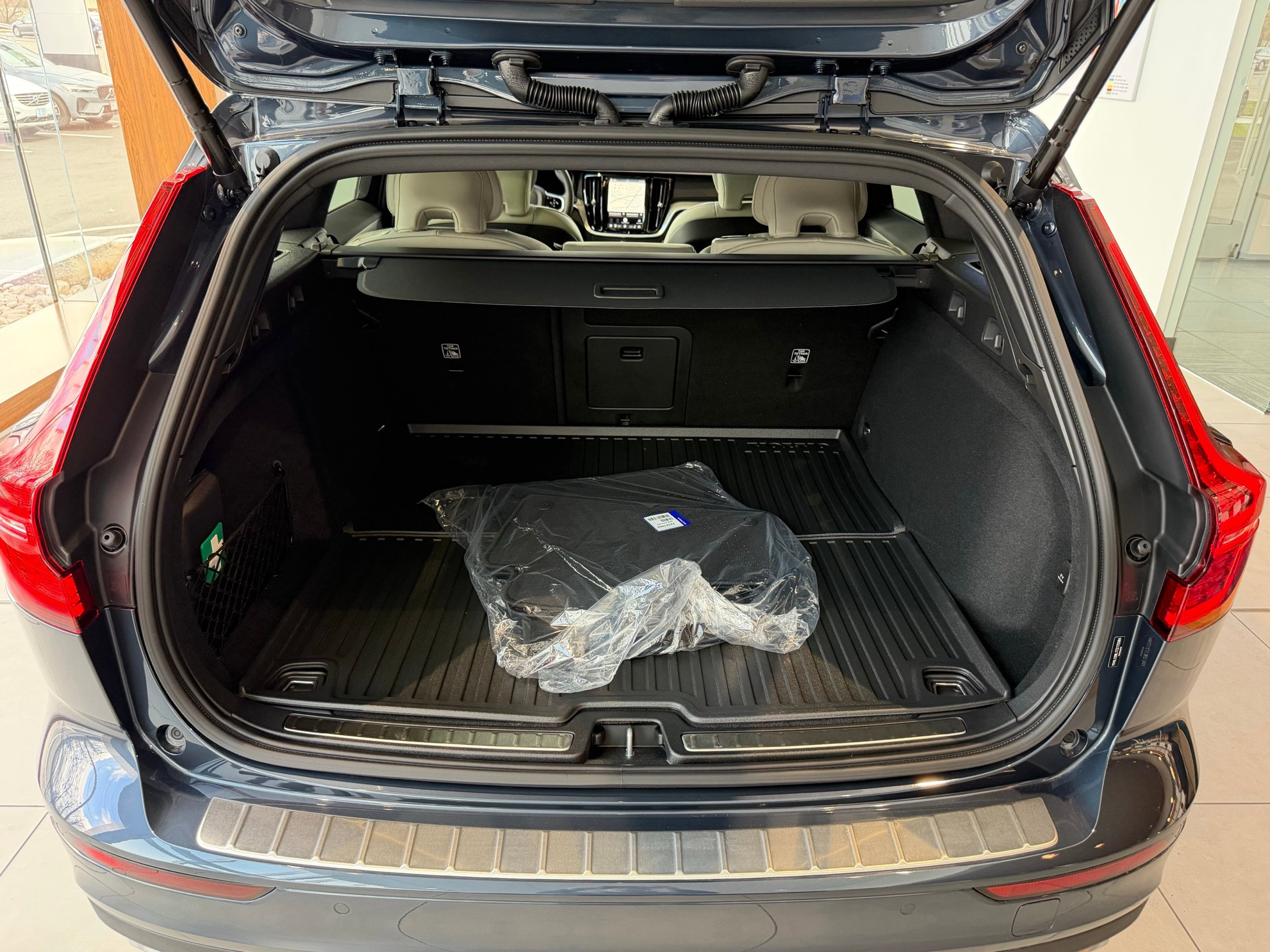 New 2026 Volvo V60 B5 Cross Country Ultra w/ Protection Package Premier AWD/4WD image 25