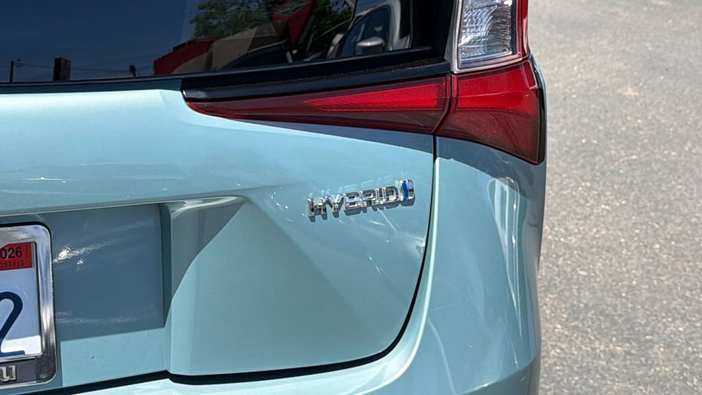 Used 2022 Toyota Prius LE FWD image 11