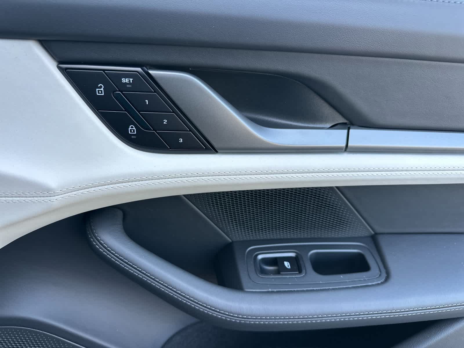 New 2026 Porsche Taycan 4S AWD/4WD image 18