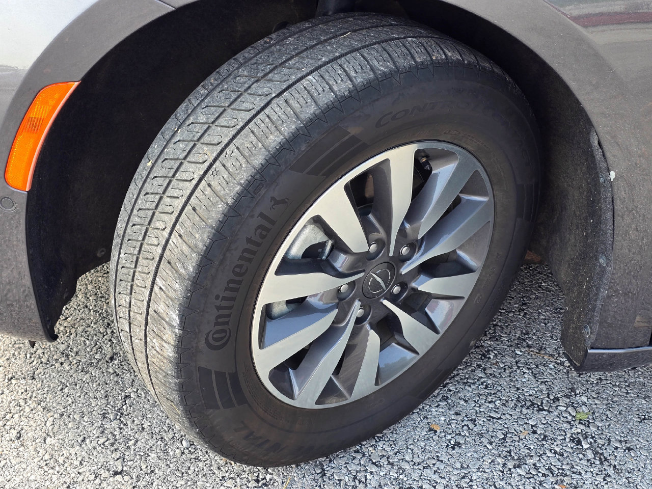 Used 2022 Chrysler Pacifica Limited w/ Uconnect Theater Family Group FWD image 11