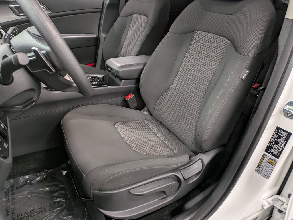 Certified 2024 Kia Sportage LX image 9