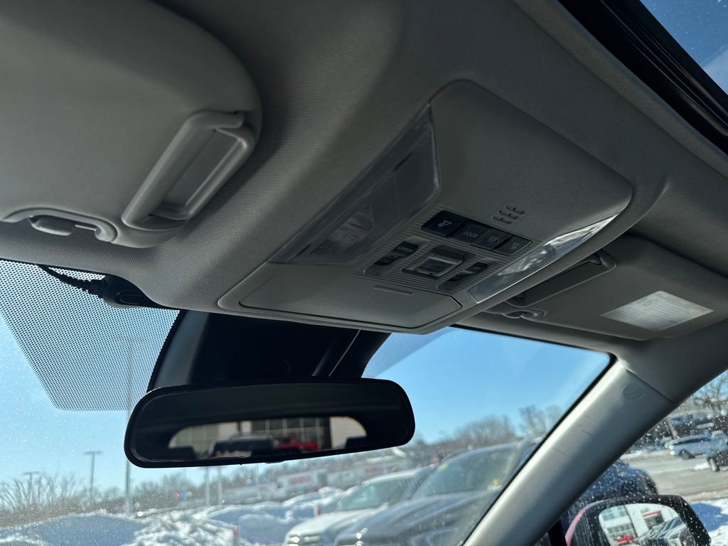 Used 2021 Toyota RAV4 XLE w/ Convenience Package image 26