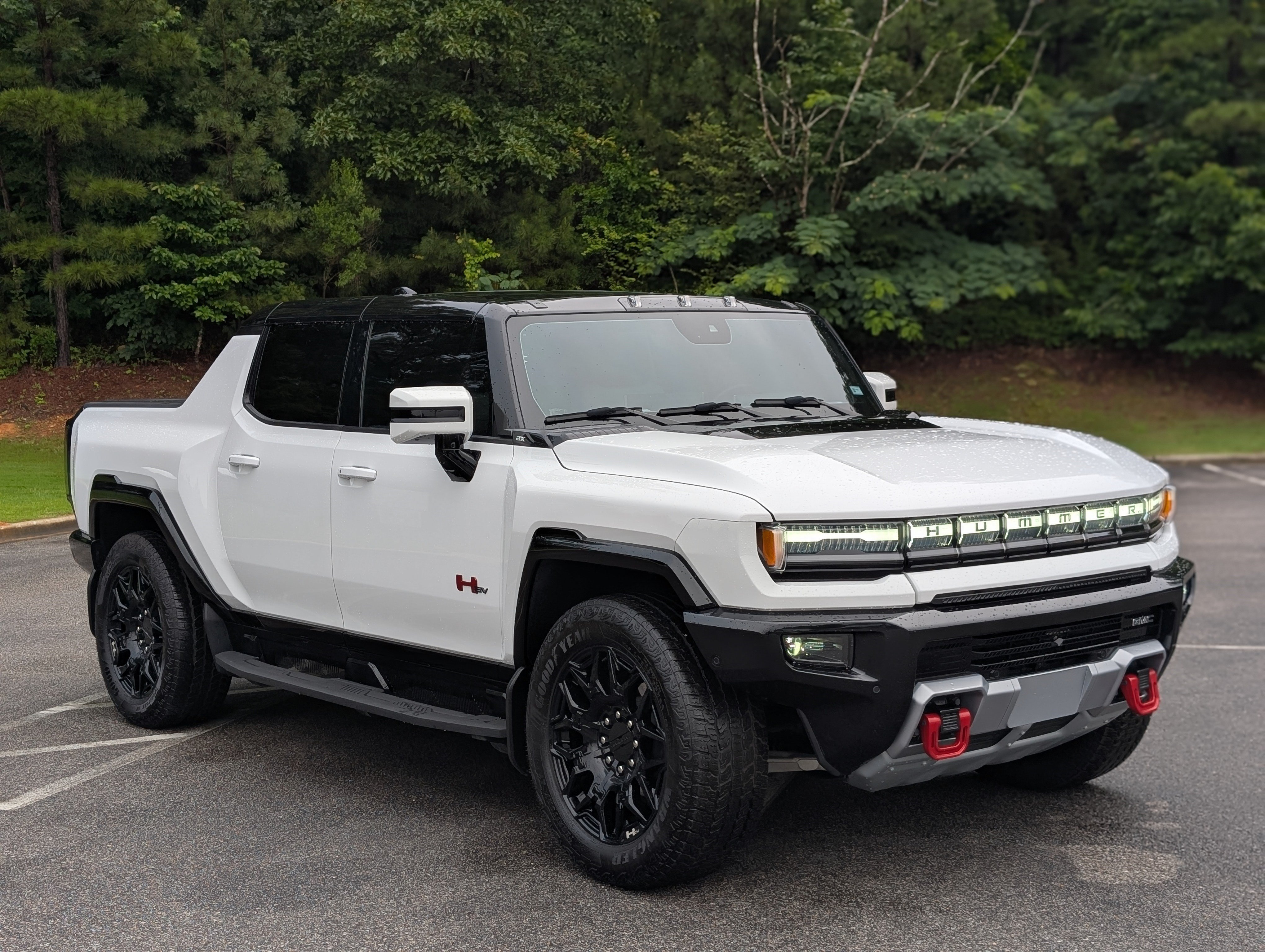 Used 2025 GMC Hummer EV 2X w/ LPO, Sport Package AWD/4WD image 11