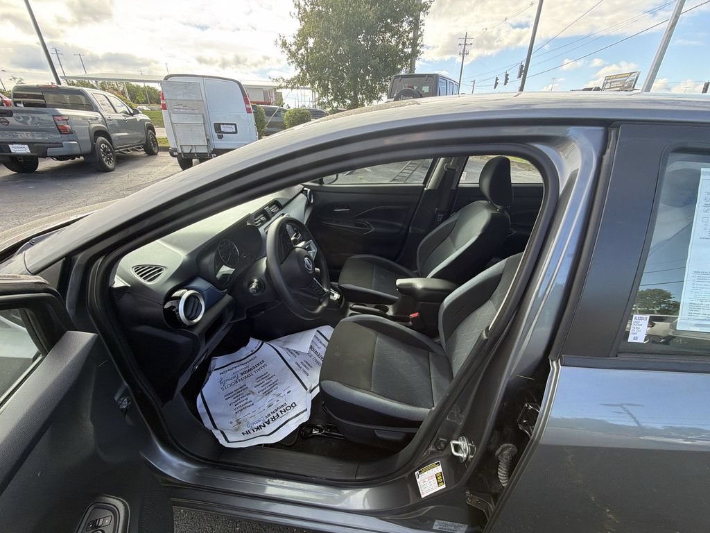 Used 2024 Nissan Versa SV FWD image 11